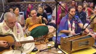 Kirtan Gauri amp MediniPati Moscow Temple ISKCON 211114 HD [upl. by Lazaruk]