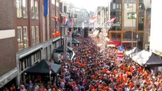 Queens Day 2011  Reguliersdwarsstraat [upl. by Bassett]