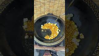 Why is the popcorn made in a big iron pot so fragrant Homemade popcorn [upl. by Ahcirt57]