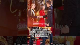 La princesa Leonor saluda a sus compañeros en el besamanos leonor princesaleonor españa [upl. by Stormy]