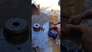 Cleaning brake shoe تنظيف حذاء الفرامل [upl. by Arbuckle]