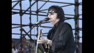 Roy Orbison  Crying Live at Farm Aid 1985 [upl. by Annayr]