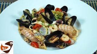 Spaghetti allo scoglio velocissimi con frutti di mare e crostacei – Ricette primi piatti [upl. by Fulmer]