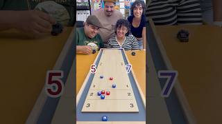 Shuffleboard con ​⁠ReVersusGames reñidísimo y épico final juegosdemesa boardgames fun shorts [upl. by Mahtal626]