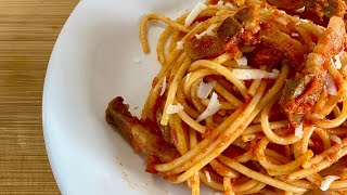 AMATRICIANA RICETTA ORIGINALE con GUANCIALE fatto in casa 😋Spaghetti allAmatriciana senza cipolla [upl. by Kalvin]