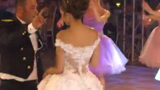 عروس تغني لزوجها  انت الملك قلبي  lebanese wedding  magida al roumi [upl. by Einnov]