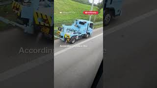 Overturned lorry spills many many drinks onto SLE near Mandai [upl. by Esetal]