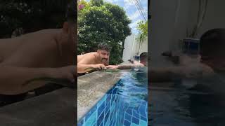 Este hombre encontró un cocodrilo en su piscina 😰 [upl. by Ofella]