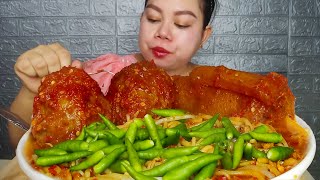 Pedas nya mie nyemek sambal meron pedas bakso telurkikil sapi jumbo pedascabe rawit Mukbang [upl. by Georgia561]