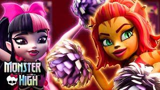 Fearleader Showdown Draculaura vs Toralei  Monster High [upl. by Aerdnahs]