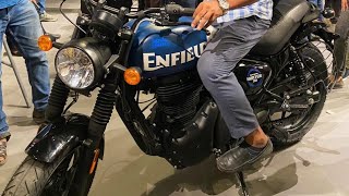 রয়েল এনফিল্ড দেখার জন্য উৎসুক জনতা ভিড়। Royel Enfield in Bangladesh [upl. by Bouton]