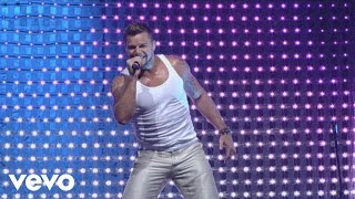 Ricky Martin  Drop It on Me  Lola Lola  La Bomba Medley Live Black amp White Tour [upl. by Etiam728]