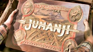 شاب بيلاقي لعبة غريبة بتحبسه جواها ٢٠ سنة ولو مخلصهاش هيموت  ملخص فيلم jumanji [upl. by Wycoff]