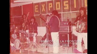 Los Bravos de la Frontera  Cumbia a Santa Engracia [upl. by Bernat]