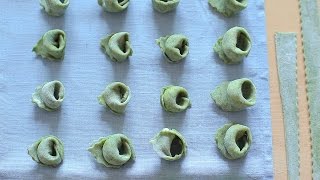 Cómo hacer tortellinis caseros de espinaca y ricotta [upl. by Enilav]