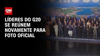 Líderes do G20 se reúnem novamente para foto oficial do segundo dia da cúpula  BASTIDORES CNN [upl. by Dekeles]