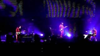 Weezer Live Oasis Cover  quotWhats the Story Morning Gloryquot [upl. by Ardnuhsed699]