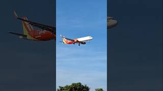 VietJet Air hạ cánh sáng thứ 7 trời đẹp tpxaviation [upl. by Osnerol335]