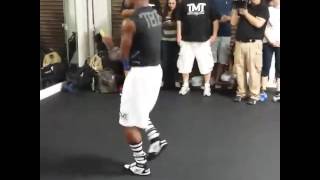 FLOYD MAYWEATHER TRAINING HIGHLIGHTS SKIPPING ROUTINE [upl. by Onit]