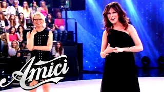 Virginia Raffaele al serale di Amici 2016 [upl. by Arahk]