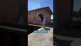 Capriola tra due tetti 🤪 catania parkour ct nhex parkourcatania cuscatania shorts [upl. by Stephani308]