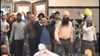 Gurdwara Baba Makhan Shah Lubana Fight Richmond Hill New York [upl. by Ahtiekahs]