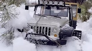 Snowcat  Deep Snow  SCX10 Kyosho Blizzard 3 motors [upl. by Ayojal853]