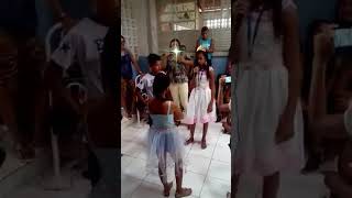 Batalha de rap da Barbie e da Frozen na escola Dr Artur Sá [upl. by Eclud]