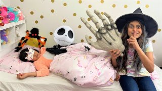 Deema Surprise Sally and decorates room for Halloween stories [upl. by Nnayd]