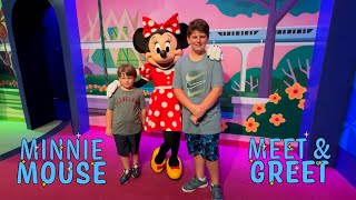 Meeting Minnie Mouse Meet amp Greet in EPCOT at Disney World [upl. by Amocat]