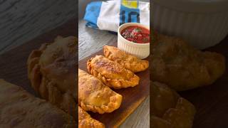 EMPANADAS DE CHORIZO A LA POMAROLA 🥟🍅 receta comidaargentina empanadas [upl. by Kevyn]