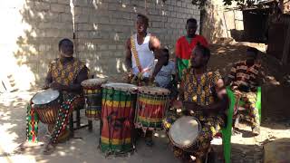 Netos de Bandim dança e percussão animam Bissau [upl. by Lezlie]