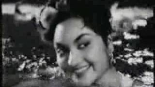 chandaniya nadiya bich nahaye Anjaan1956 Vyjyantimalaamp Pradip KumarHemant Kumar Rajindera tri [upl. by Enram]