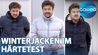 Winterjacken im Härtetest Daunen Polyester und Baumwolle im Vergleich  Galileo  ProSieben [upl. by Labotsirc]