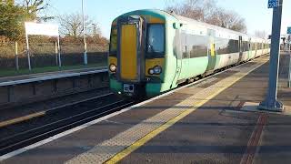 Southern Class 377 437 Electrostar Arriving into Barnham The 6th of December 2024 [upl. by Liarret946]