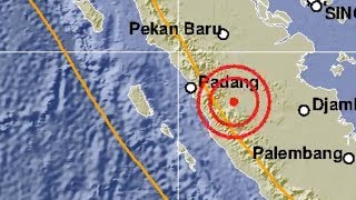 Gempa Magnitudo 56 Goncangkan Sumatera Barat [upl. by Trometer28]