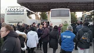 KMitrovica Spiskovi autobusi sa brojevima a kažu građani quotsamoinicijativno odlaze na glasanjequot [upl. by Trevor142]