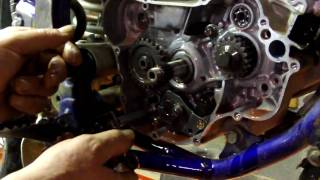 Oakys Garage Part 2 YZ125 Shift Shaft Seal [upl. by Erdnoid55]