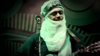 Tinariwen  Arawan  Zöld Pardon 2011 [upl. by Akibma]