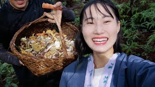 The BEST Mushroom Recipes Mushroom Hunting with Professionals 🤩｜Couples Pastoral Life in Sichuan [upl. by Nertie667]