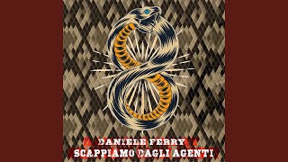 Scappiamo dagli agenti [upl. by Ivan]