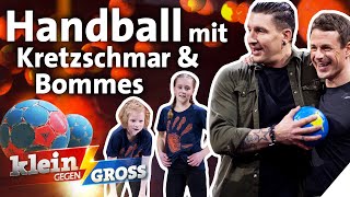 HandballFreundinnen gegen Kretzschmar amp Bommes Wer ist flinker am Ball  Klein gegen Groß [upl. by Htes]