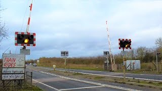 Wallingford Level Crossing Cholsey amp Wallingford Railway Oxfordshire [upl. by Eimmis]