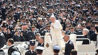 Lasciamoci riconciliare con Dio Sintesi Udienza giubilare di Papa Francesco 30042016 [upl. by Torrin]