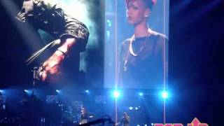 Eminem x Rihanna Perform Live in Los Angeles [upl. by Bertsche]