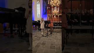 Anne maria zingt het versje leg je hand maar in de hand van Jezus samen met Tenira Sturm [upl. by Ettenhoj]