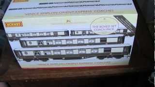 Unboxing the Hornby R4254 Hornby Venice SimplonOrientExpress Pullman Coach Pack [upl. by Jamal]