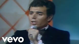 Julio Iglesias  La Vida Sigue Igual Ren Qua Toi Live In France 1970 [upl. by Happy]