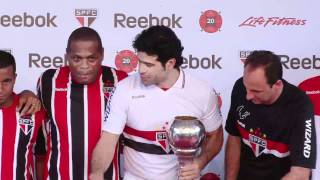 SPFC  São Paulo lança camisa e apresenta Jadson [upl. by Ja702]