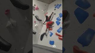 My wingspan came in handy on this V5 bouldering rockclimbing boulderinggym [upl. by Tye417]